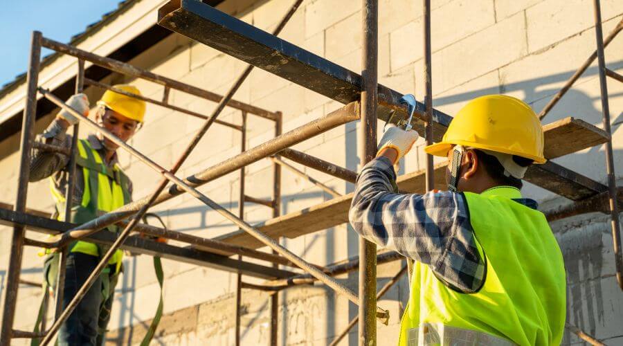 Professional gutter cleaning in Boynton Beach, FL